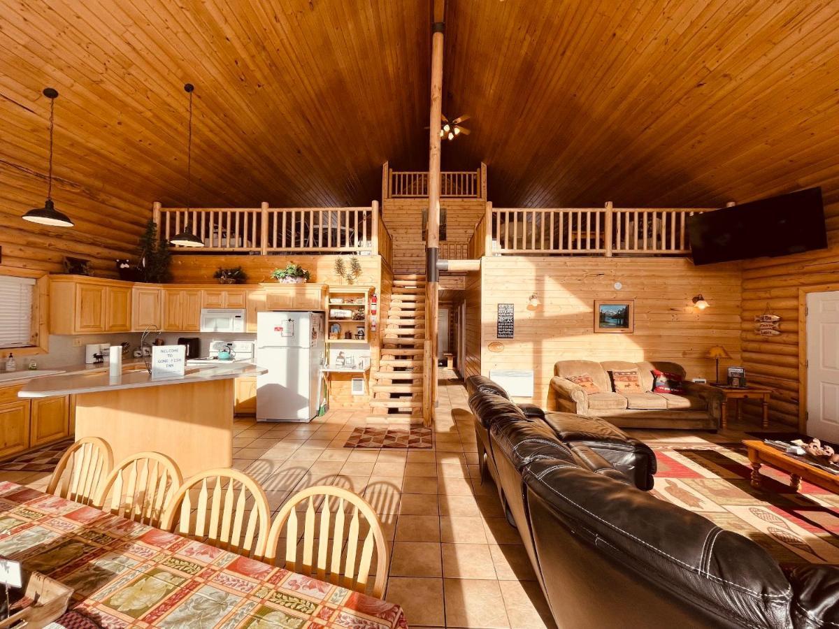 Gone Fish Inn - Sleeps 15, 4 Bedrooms, Loft, 6 Baths Island Park Exterior foto